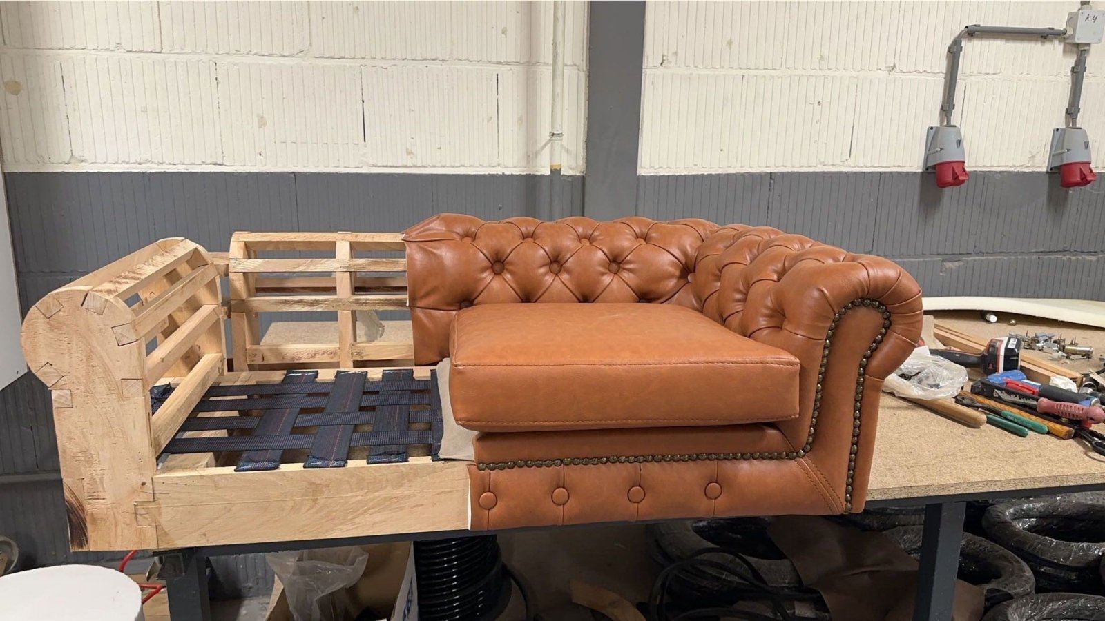 Siernagels en sierstrips - BLADI meubelstoffen